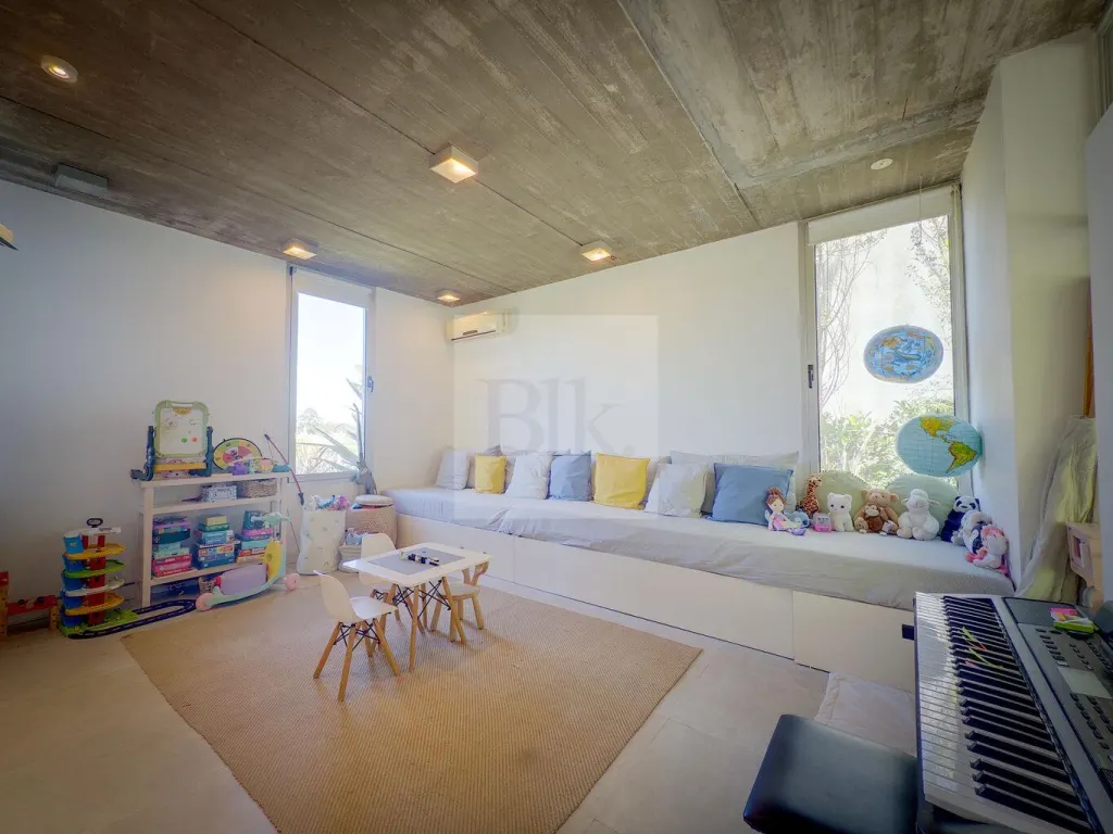 House with garden and pool in La Tahona · House in Altos de la Tahona