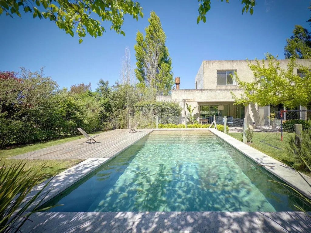 House with garden and pool in La Tahona · House in Altos de la Tahona