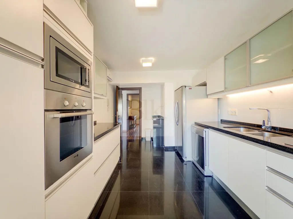 Moderno Apartamento en Venta con Penthouse · Apartamento en Carrasco