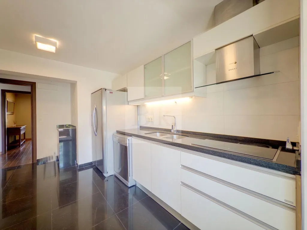 Moderno Apartamento en Venta con Penthouse · Apartamento en Carrasco