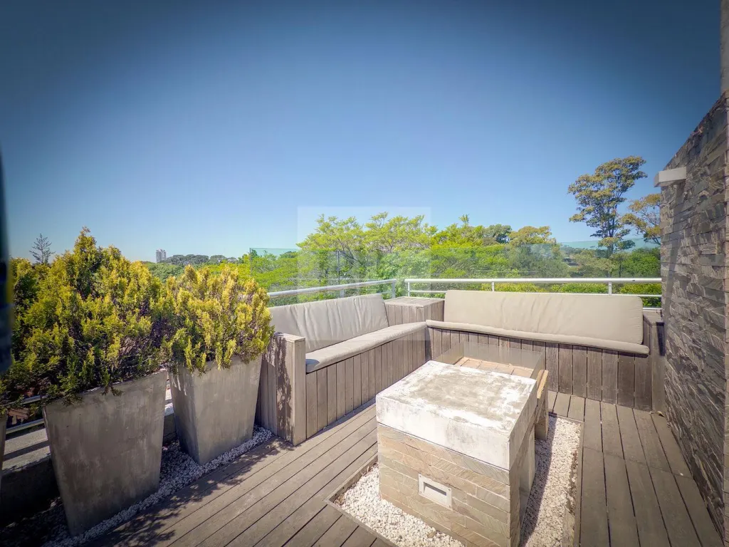Moderno Apartamento en Venta con Penthouse · Apartamento en Carrasco
