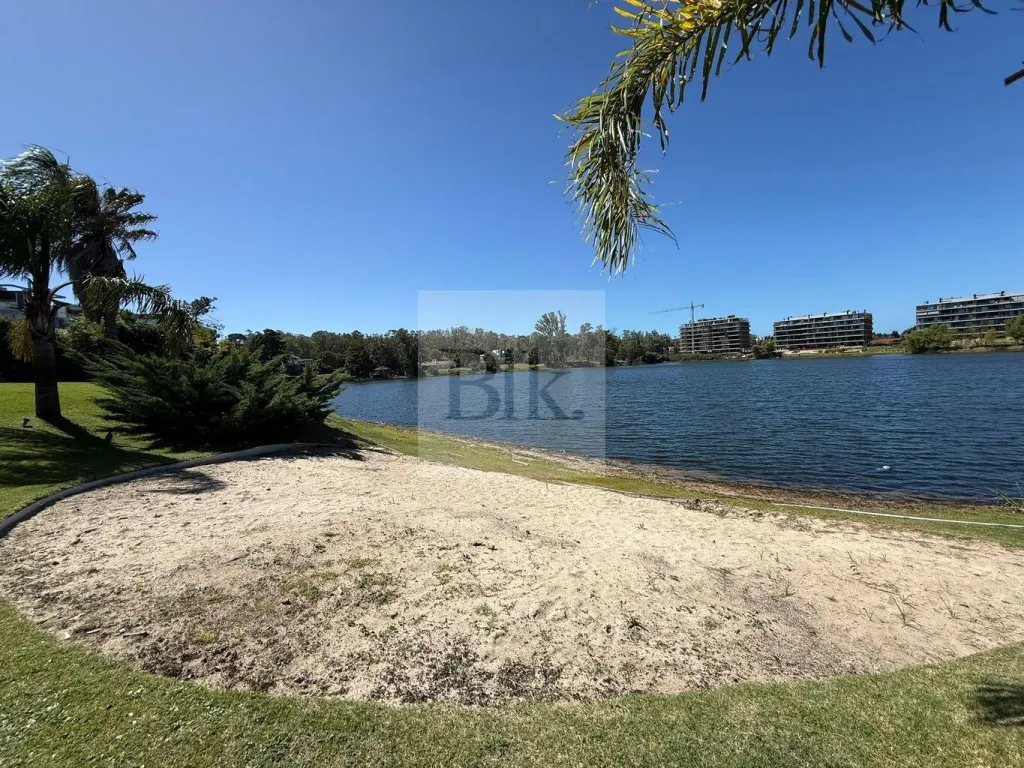 Apartamento sobre Av. de las Américas · Apartamento en Parque Roosevelt