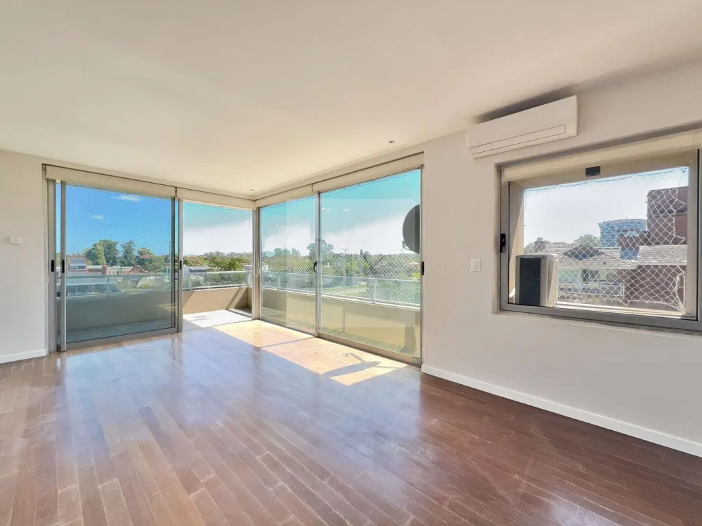 Bright apartment with terrace in the Orient building, Av. de las Américas · Parque Roosevelt