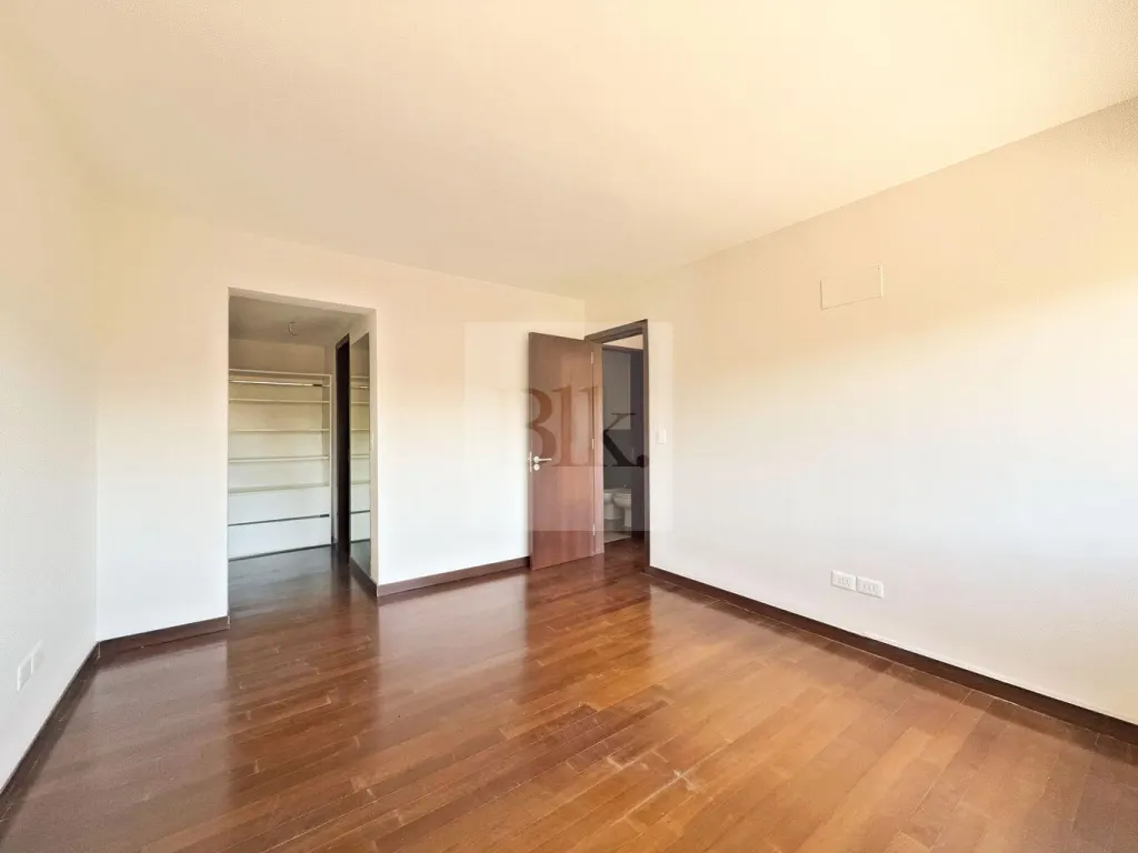 Apartamento sobre Av. de las Américas · Apartamento en Parque Roosevelt