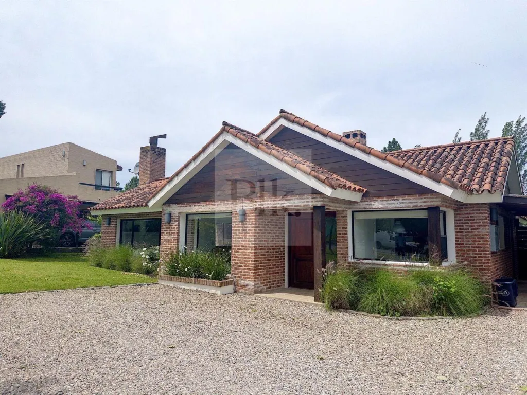 Traditional house in La Tahona · House in Lomas de Carrasco