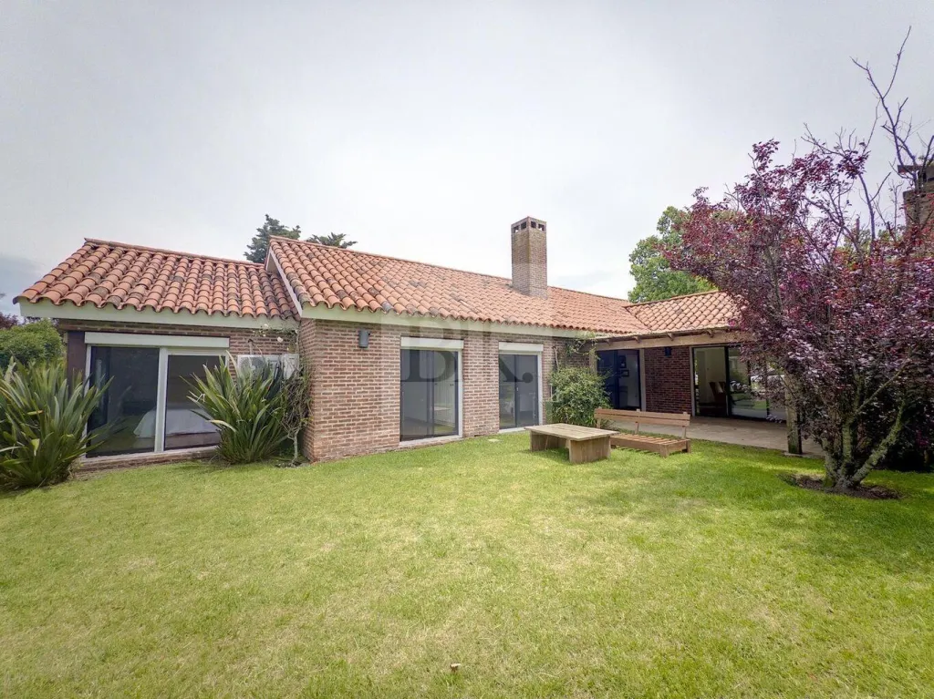 Traditional house in La Tahona · House in Lomas de Carrasco