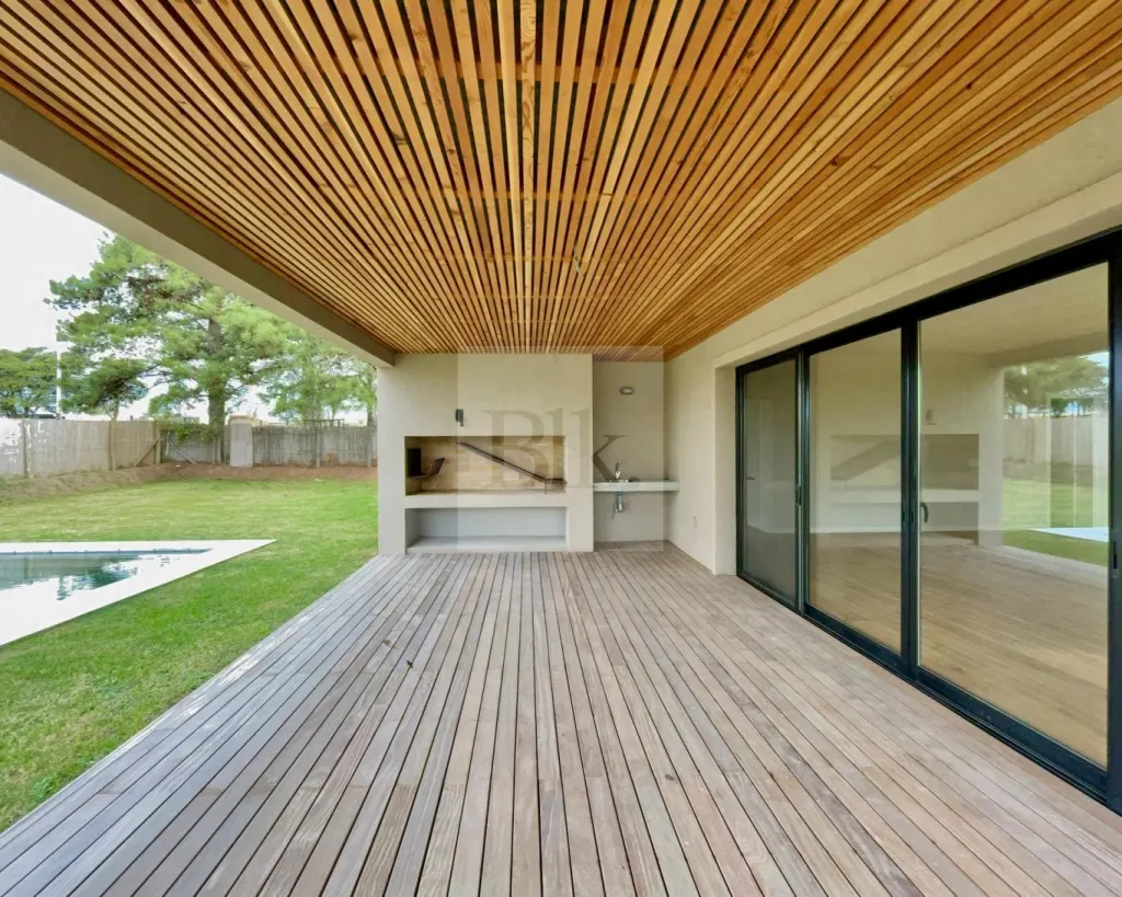 Casa en La Tahona, en venta con renta · Casa en Viñedos de la Tahona